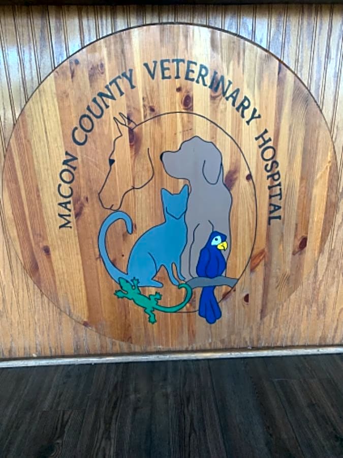 Macon County Veterinary Hospital logo