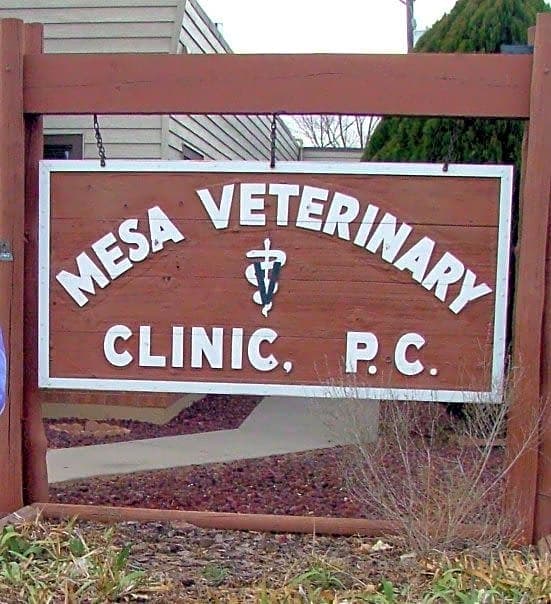 Mesa veterinary clinic logo
